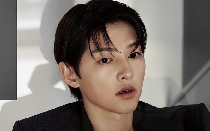 Người qua đường bóc mẽ nhan sắc thật của Song Joong Ki, có còn là nam thần vạn người mê? Ảnh 2