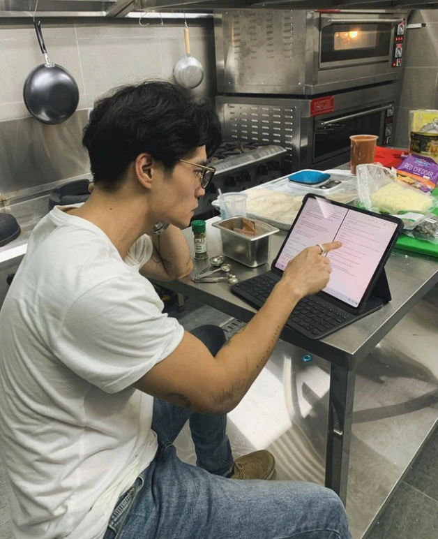 Chồng Ngô Thanh Vân rất đam mê mở nhà hàng.