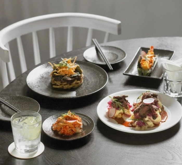 Quán của chồng Ngô Thanh Vân có nhiều món ăn rất hấp dẫn.