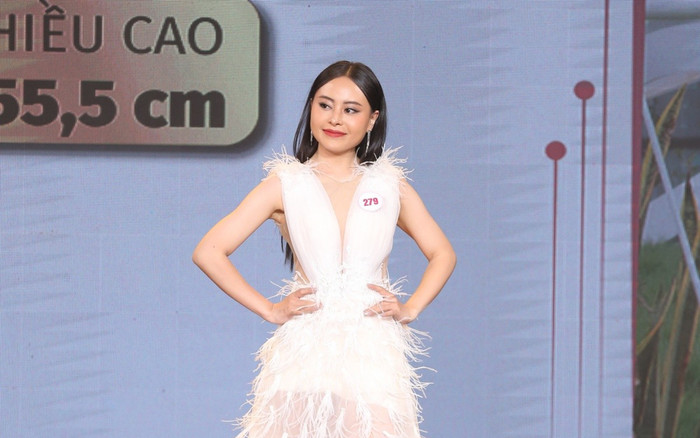 Học cách hack dáng qua gu thời trang của Á hậu thấp nhất Việt Nam Ảnh 2