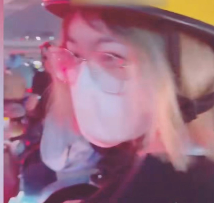 Cô gái phiên bản ngoài đời thực.