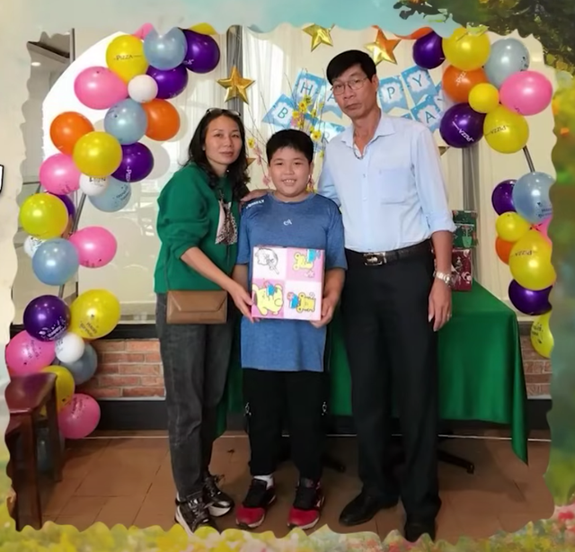 Cậu con trai bé bỏng của anh chị