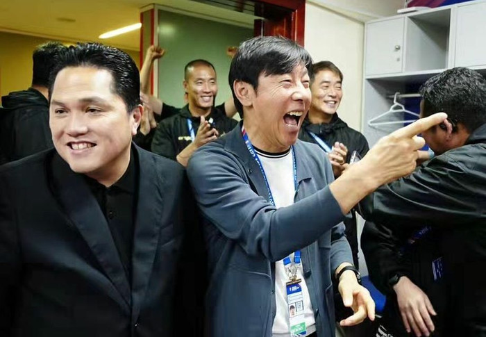 Truyền thông Indonesia tiết lộ HLV Shin Tae Yong cười khi được thông báo Indonesia gặp Việt Nam ở vòng bảng AFF Cup 2024. Ảnh: PSSI