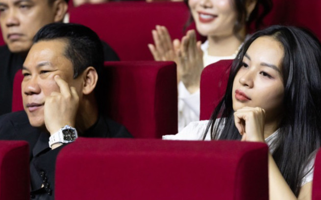 Học trò Hà Hồ nói gì khi bị bắt gặp đi coi show cùng chồng cũ Lệ Quyên? Ảnh 2