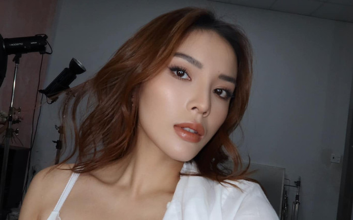 Hoa hậu Kỳ Duyên đăng ảnh táo bạo, fan khuyên: 'Mặc áo vào đi chị' Ảnh 2