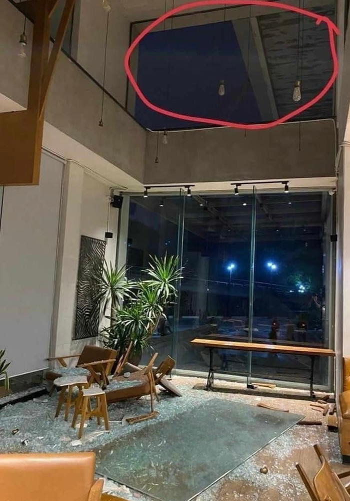 Hiện trường quán cà phê đêm bác sĩ Lý gặp tai nạn.