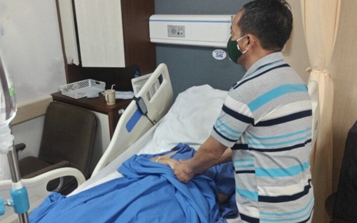 Tình hình mới nhất vụ bác sĩ bị kính quán cà phê rơi vào người Ảnh 2