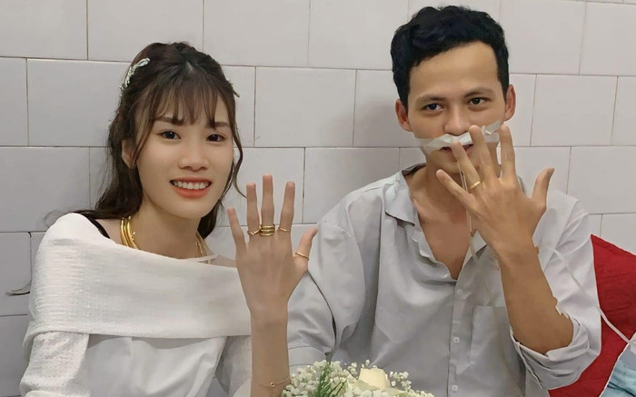 Chú rể cấp cứu trước ngày cưới, cô dâu Nam Định quyết định trao nhẫn ngay giường bệnh Ảnh 2