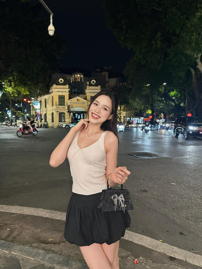 Đỗ Thị Hà sở hữu 'nụ cười tỏa nắng' làm nên thương hiệu.