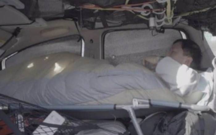 Chàng trai 35 tuổi chạy 500km mỗi tuần để đi gặp bạn gái Ảnh 2