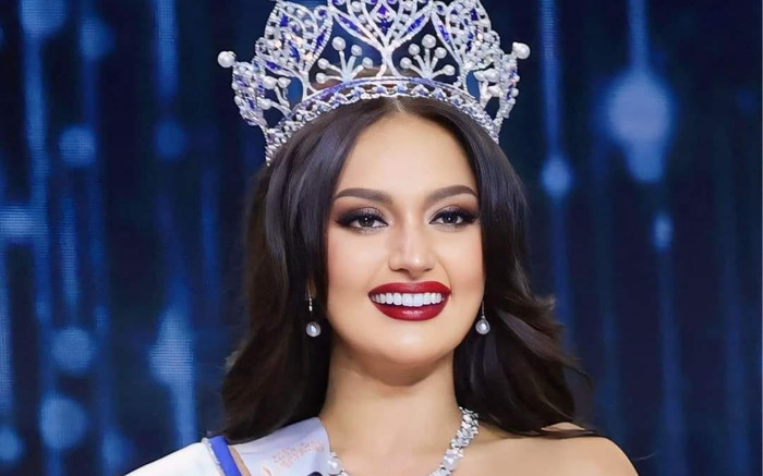 Hoa hậu 'đen đủi' gặp kiếp nạn liên hoàn với vương miện Ảnh 2