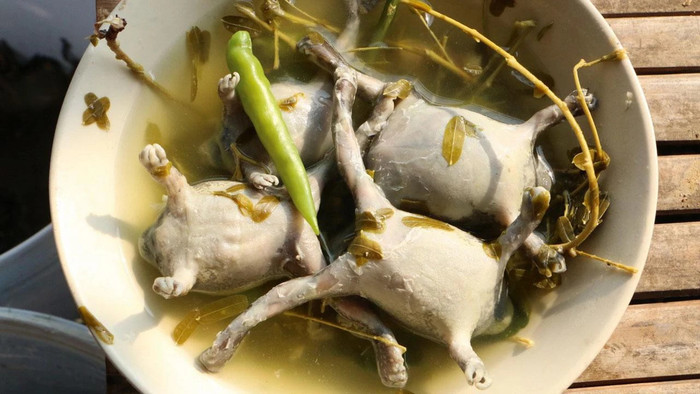 Món ếch òn nấu lá me trở nên phổ biến ở vùng Ninh Thuận.
