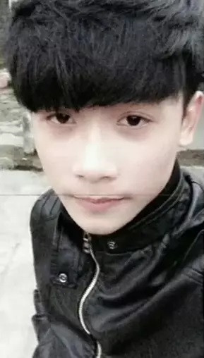 Hình ảnh thuở học trò đầy thư sinh của Quang Linh