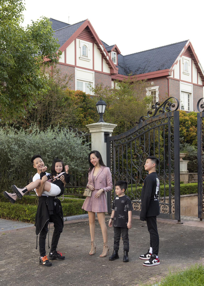 Dù làm mẹ 7 con nhưng Vũ Hồng Phúc vẫn sắp xếp dành thời gian cho việc yêu thương bản thân.