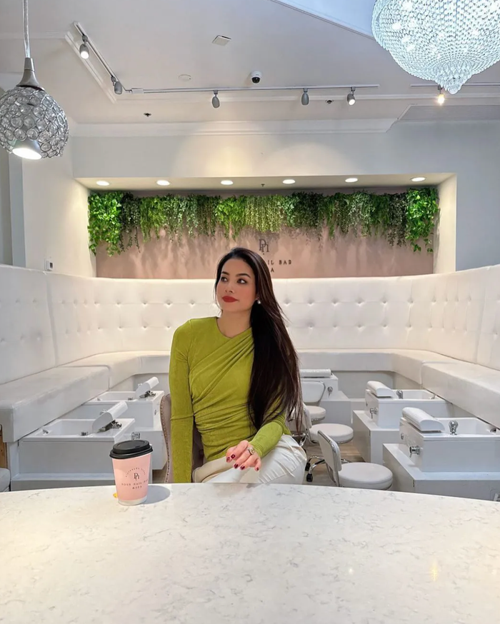 Thời gian đầu sang Mỹ, Phạm Hương bị nghi đi sinh con cho đại gia.