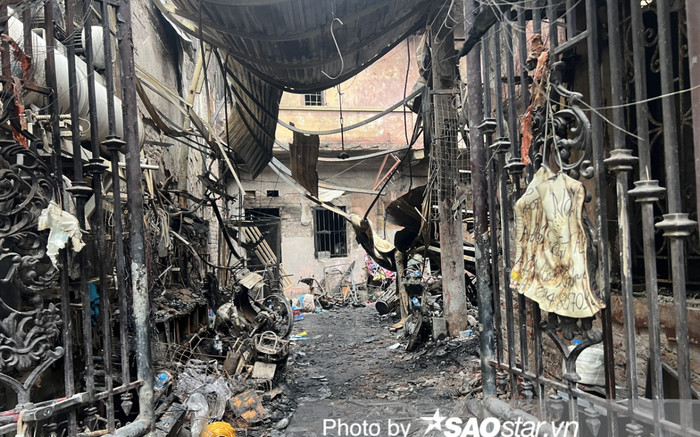 Hiện trường tan hoang vụ cháy làm 14 người thiệt mạng ở Hà Nội Ảnh 2