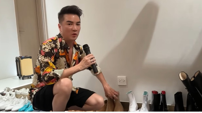 Đàm Vĩnh Hưng sở hữu gần 1000 đôi giày.