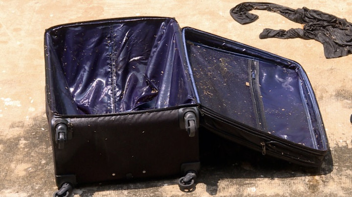 Chiếc vali ở hiện trường