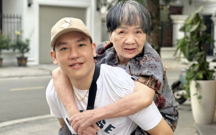 Chàng trai Hải Phòng vượt qua trầm cảm, đóng bớt cơ sở thẩm mỹ để chăm mẹ đột quỵ Ảnh 2