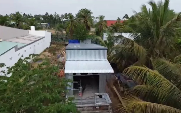 Căn nhà hoàn thành 80%.