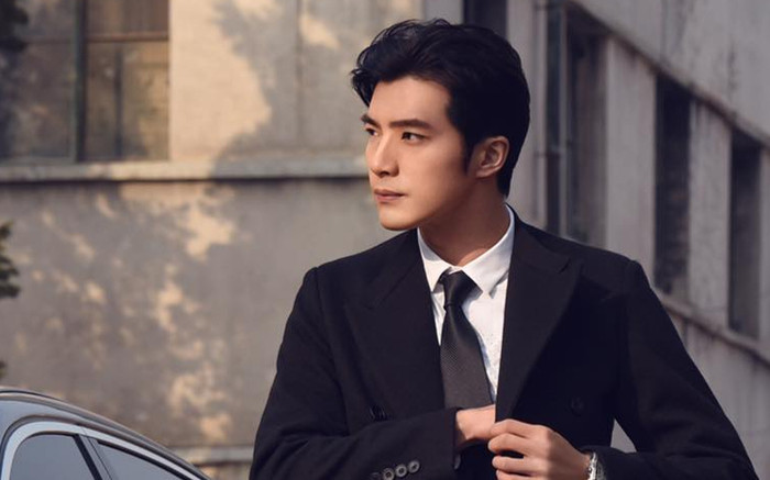 Một nam diễn viên bị khám xét nhà, tịch thu điện thoại lúc đang đi quay phim xa nhà Ảnh 2