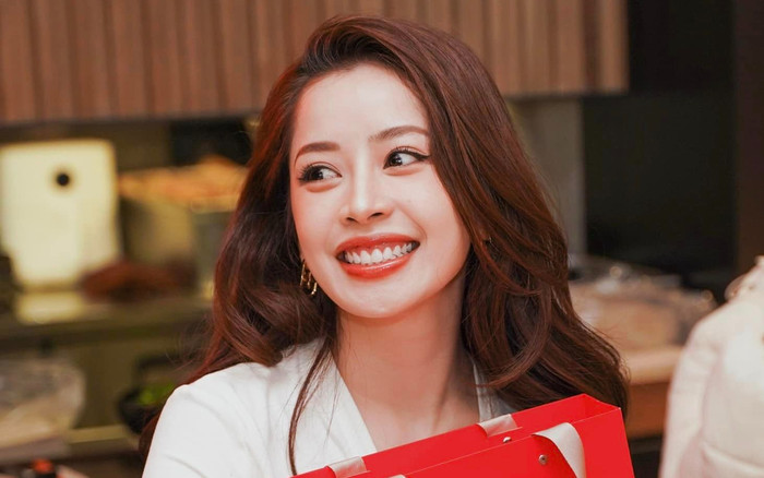 Phản ứng của Chi Pu khi được 'người ấy' tặng cho món quà đặc biệt Ảnh 2