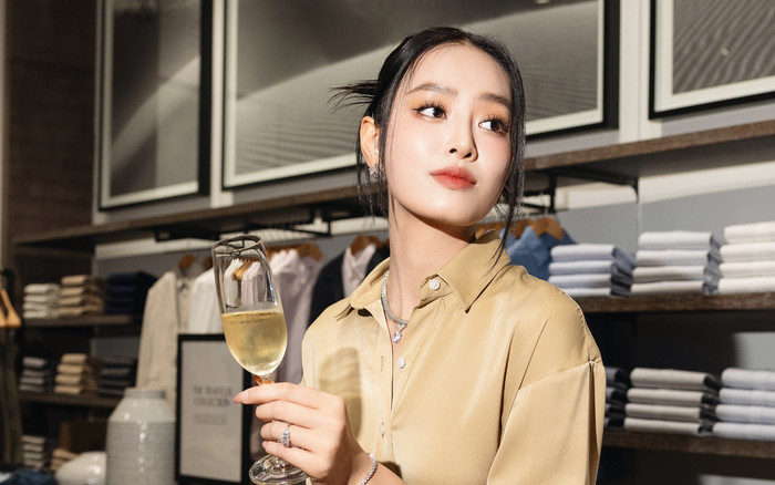 Á hậu Việt 'nhà làm ruộng' ngày càng sang chảnh khi gần hết nhiệm kỳ Ảnh 2