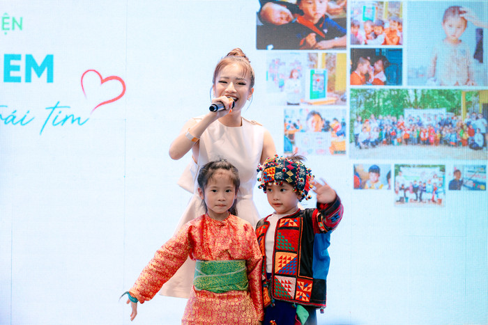 Ca sĩ Lâm Bảo Ngọc.