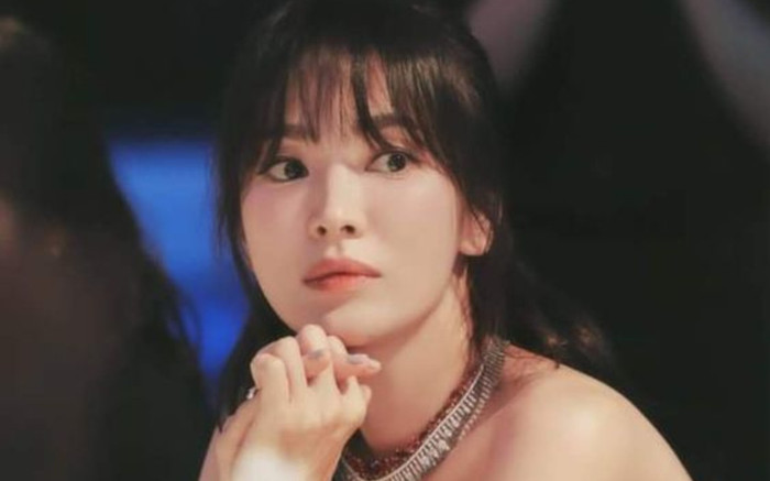 Song Hye Kyo và 'người tình' nhận tin vui sau 10 năm, chỉ một điều gây tranh cãi Ảnh 2