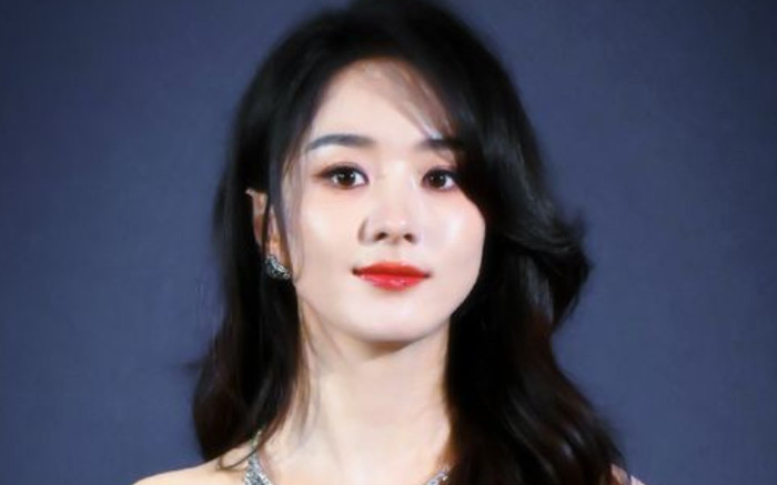 Triệu Lệ Dĩnh lộ diện với gương mặt đầy thương tích, chuyện gì đây? Ảnh 2