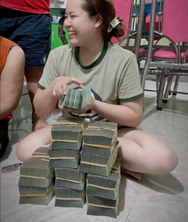 Nụ cười tươi của chủ nhân giải độc đắc