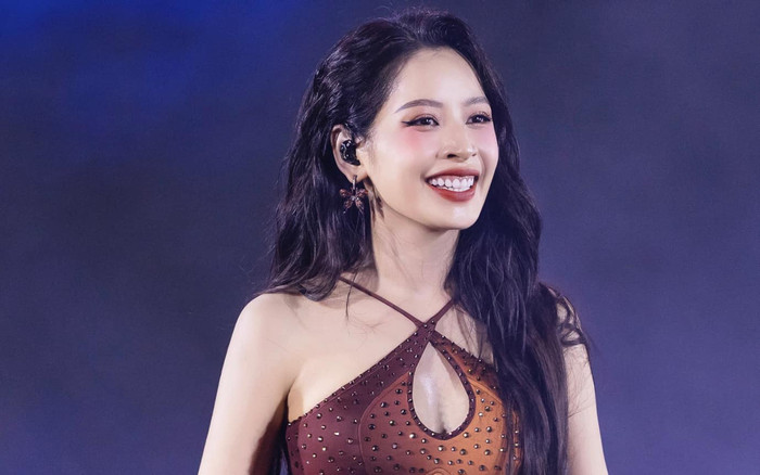 Fan quốc tế sang Việt Nam xem Chi Pu biểu diễn, nữ ca sĩ hứa với khán giả một điều Ảnh 2