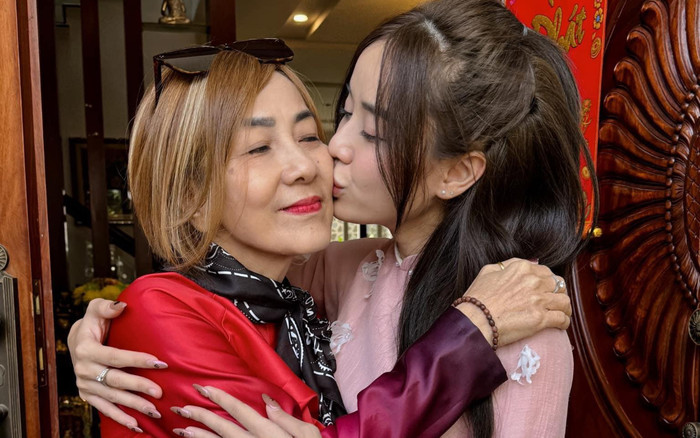 Cindy Lư nghẹn ngào: Nếu có kiếp sau, mẹ tìm anh em tụi con như đã hứa Ảnh 2