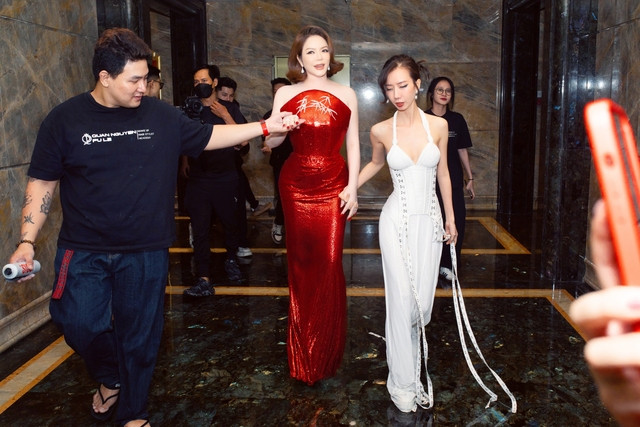 Không chỉ “lên hương” trong công việc, sắc vóc của Lý Nhã Kỳ cũng ngày càng nhuận sắc