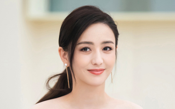 Mỹ nhân Tân Cương khiến bao người mê mệt, lấy phải chồng tồi, mang thai vẫn chịu bị 'cắm sừng' Ảnh 2