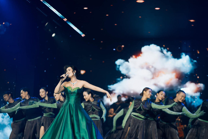 Võ Hạ Trâm ngày càng đằm thắm, quyến rũ khi chuẩn bị làm mẹ lần hai. Ảnh: FBNV