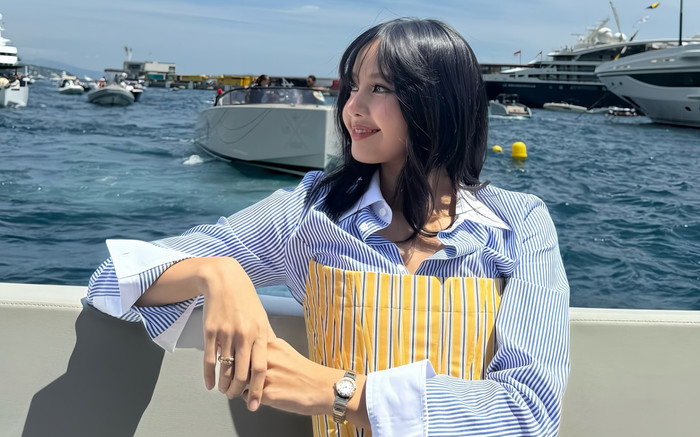 Dát toàn đồ hiệu, một ngôi sao nổi tiếng vẫn bị chê quê mùa Ảnh 2