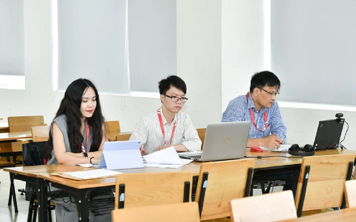 Xét tuyển đại học sớm: Nhiều ngành điểm cao tuyệt đối Ảnh 2