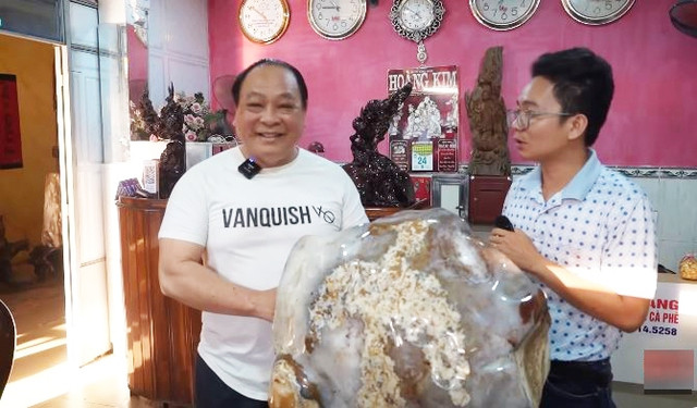 Ông Cầu và phiến đá độc lạ