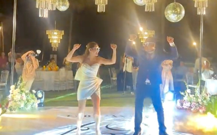 Bố ruột như dancer thực thụ, nhảy không ngừng trong đám cưới của con gái Ảnh 2