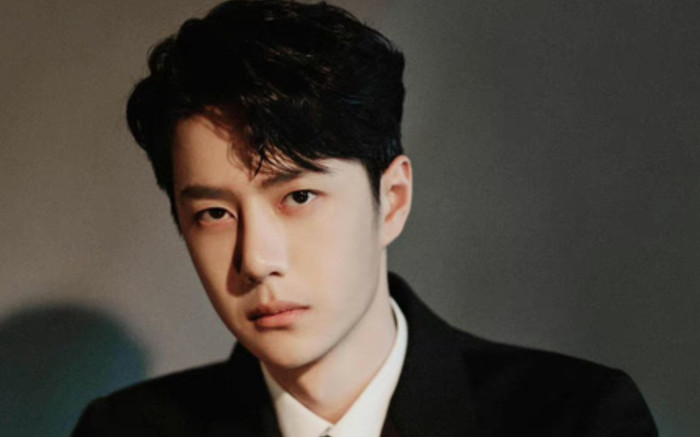 Rò rỉ ảnh cưới của Vương Nhất Bác, tình tứ nắm tay bà xã khiến hội phù rể ghen tị đỏ mắt Ảnh 2