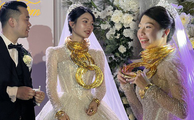 Cô dâu Hà Tĩnh đeo 30 kiềng vàng trị giá 1.3 tỷ, cười nhẹ nhàng mà ai cũng thấy tỏa sáng như vì sao Ảnh 2