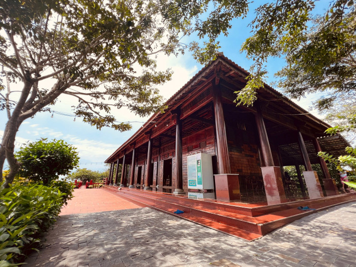 Không gian yên tĩnh nơi đây tạo cảm giác thoải mái cho bất kỳ du khách nào khi đặt chân đến. 