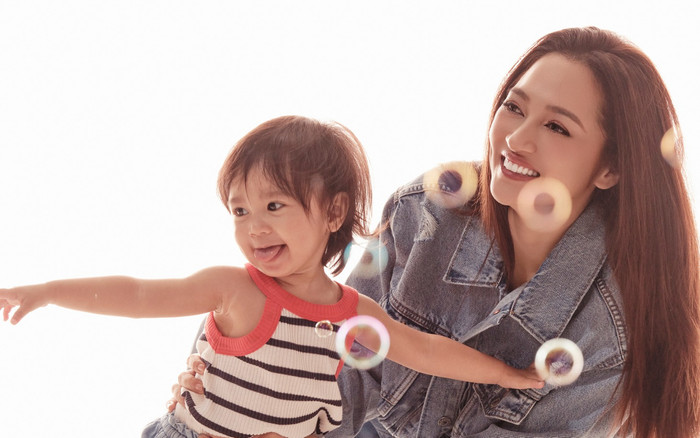 Bảo Anh khoe bộ ảnh dễ thương với con gái, tiết lộ 1 câu nói cứ vang trong đầu lúc chụp ảnh Ảnh 2