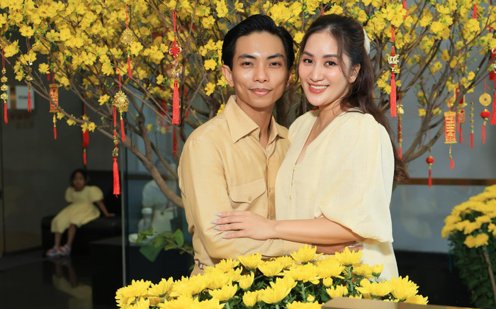 Khánh Thi thấm mệt ở nơi đất khách quê người, Phan Hiển có cách dỗ vợ đầy hiệu quả Ảnh 2