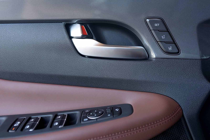 3 cách giúp trẻ thoát thân nếu bị bỏ quên trên xe ô tô Ảnh 2