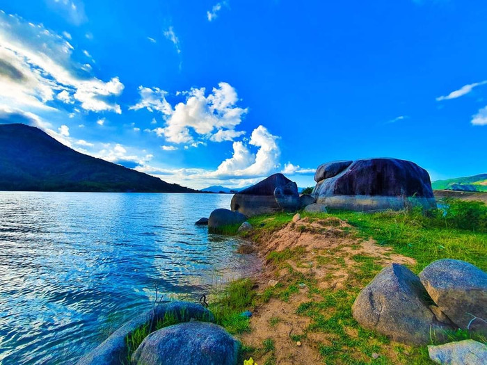 Đập Suối Dầu là một trong những điểm du lịch Cam Lâm (Khánh Hòa) mà bạn không nên bỏ lỡ.