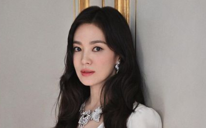 Song Hye Kyo và người tình hơn 8 tuổi bị bóc mẽ chuyện yêu đương với loạt bằng chứng không thể chối cãi Ảnh 2