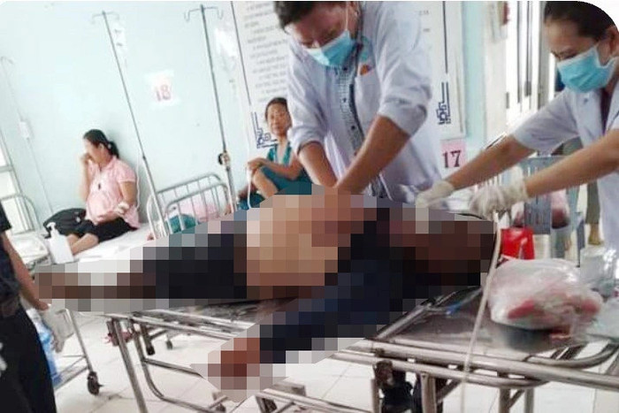 Người đàn ông được đưa đến bệnh viện cấp cứu nhưng đã tử vong