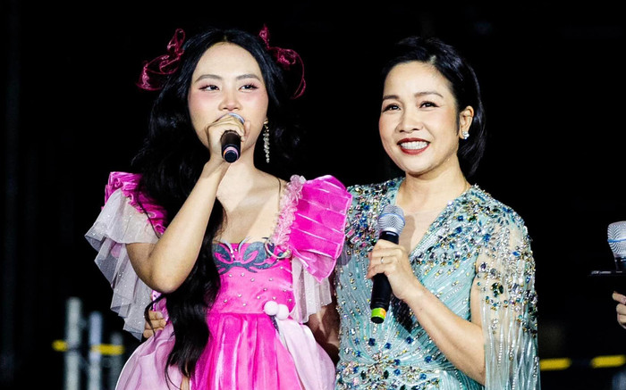 Hai lần song ca cùng Phương Mỹ Chi, diva Mỹ Linh đều diện đúng một bộ trang phục Ảnh 2